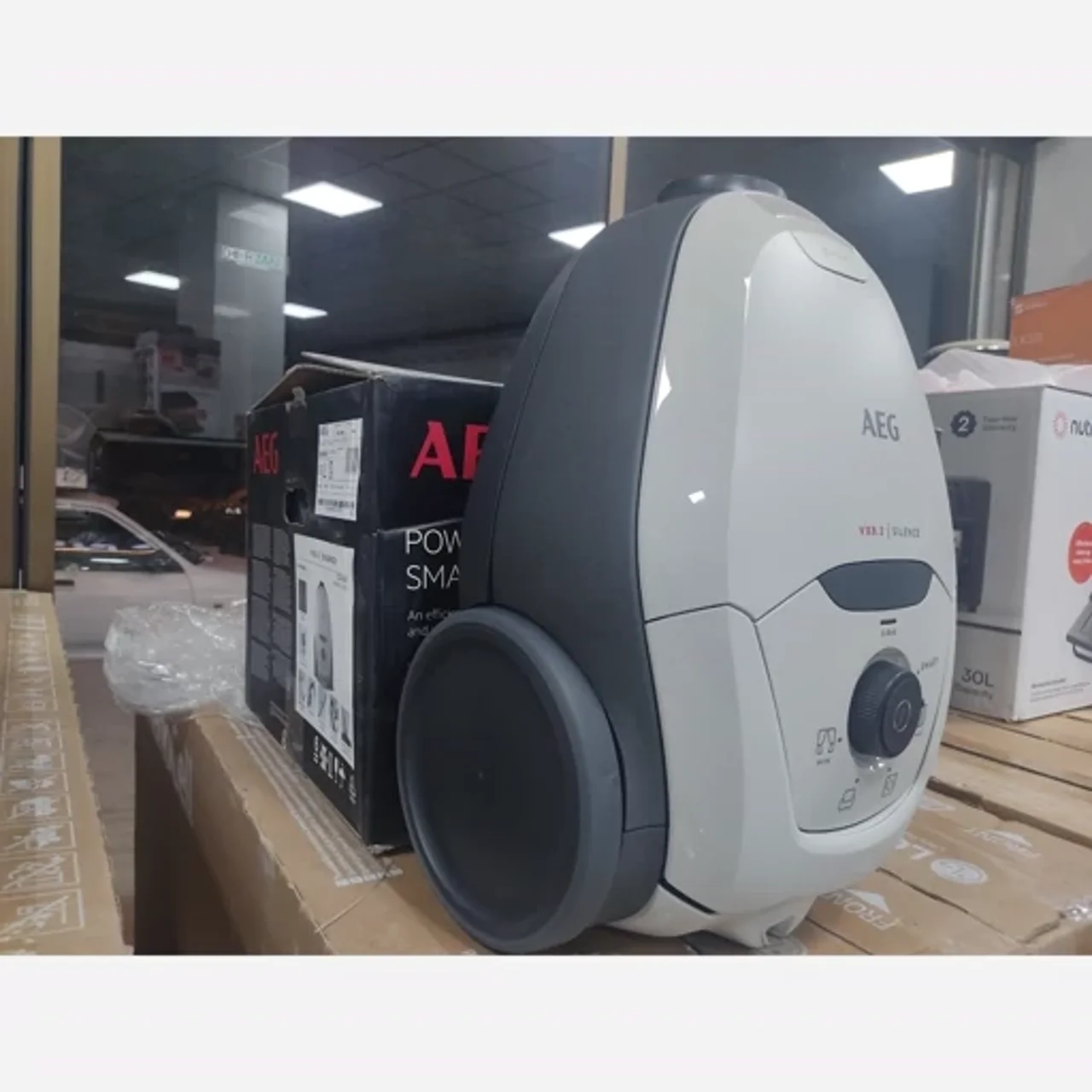 جاروبرقی آاگ مدل AEG VX82-1-2MG اصل - ارسال رایگان  - اقساط